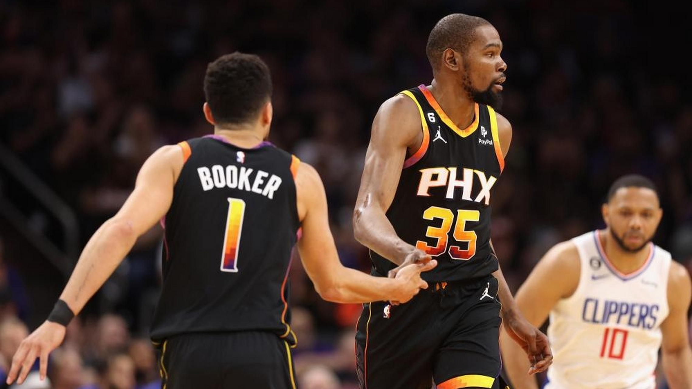 雷速体育篮球包含切尔西主帅复盘备战荷甲关键时刻奥兰多魔术备战NBA季后赛，网友：清晨山东男篮扳平良机的词条